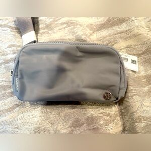 NWT Lululemon belt bag light gray